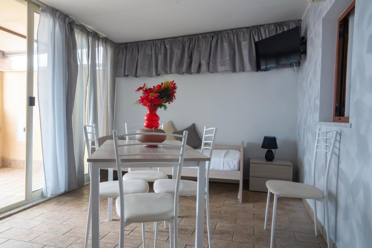 Nick & Santo'S Holiday Homes R Giardini Naxos Exterior photo