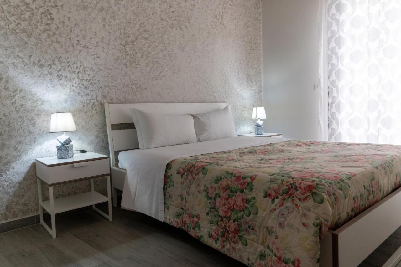 Nick & Santo'S Holiday Homes R Giardini Naxos Exterior photo